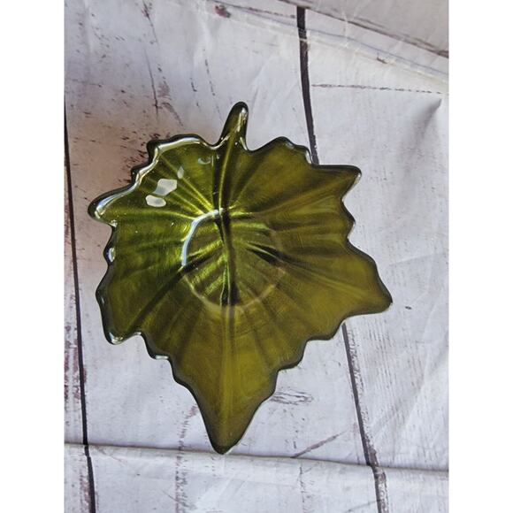 Vintage Large Green Red glass Hand Painted Leaf Bowls / Trinket Dishes - Picture 3 of 7